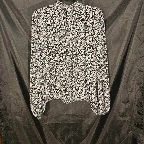 Carolina Belle pretty black floral blouse. Size M. NWT - Picture 4 of 5